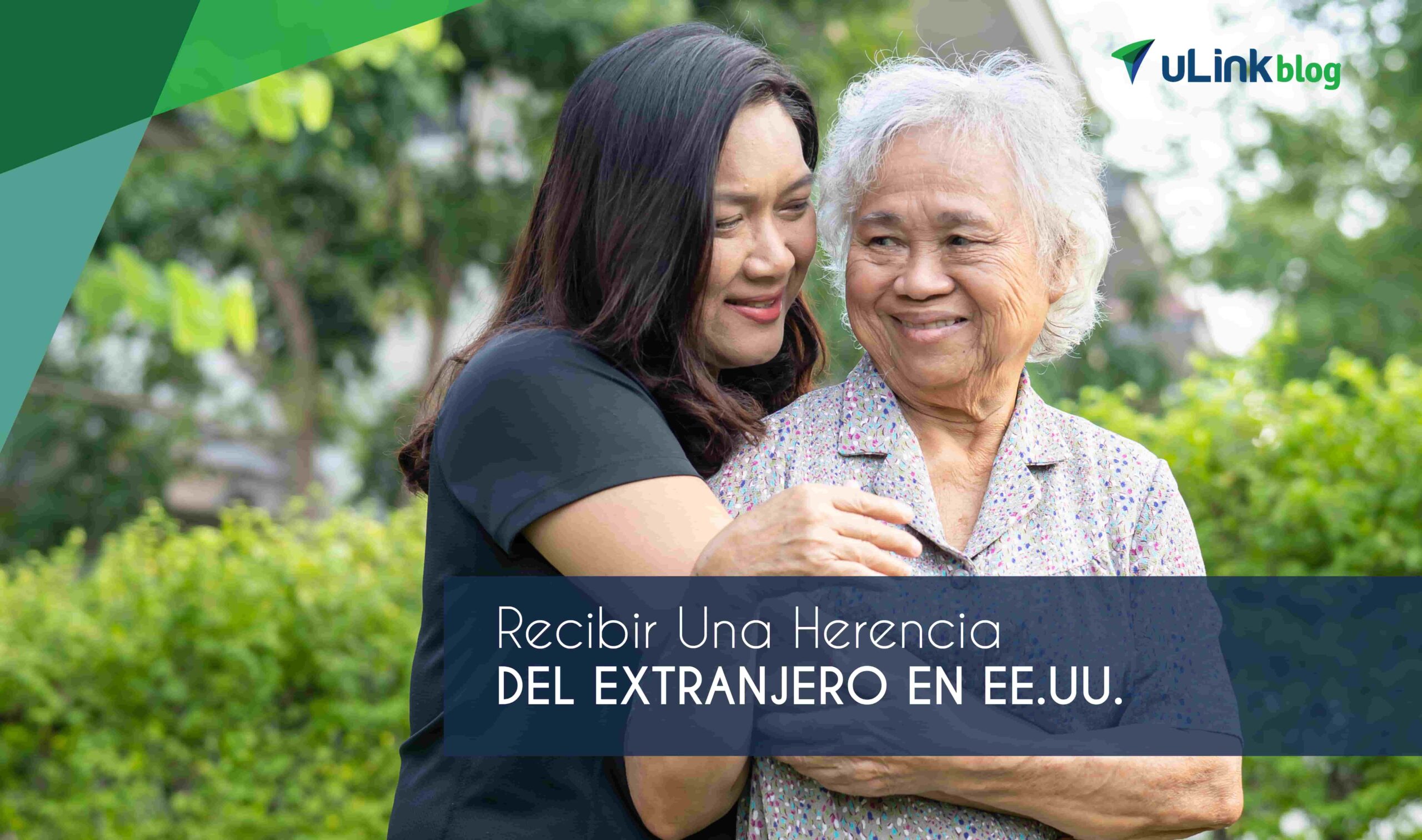 Hija abrazando a su madre anciana